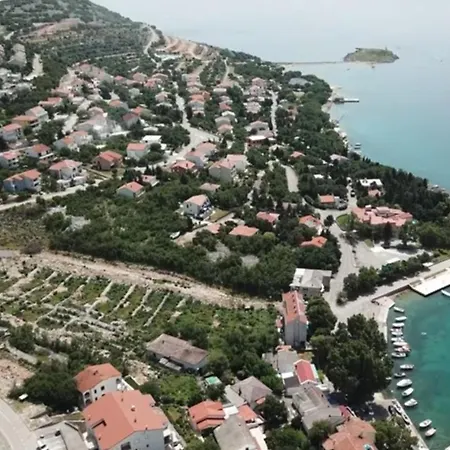 Riva Daire *