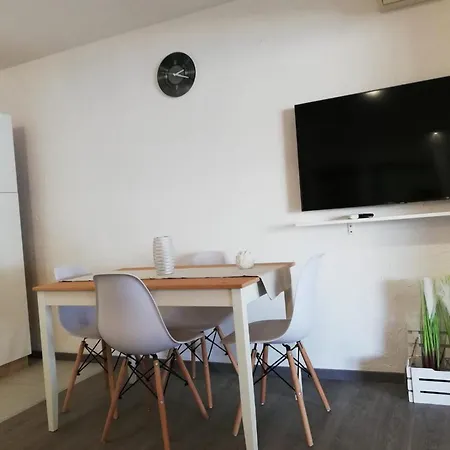 Riva Apartamento Klenovica